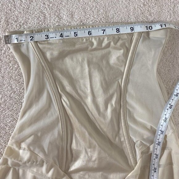5/$25 Maidenform beige shapewear panties S - Picture 5 of 9